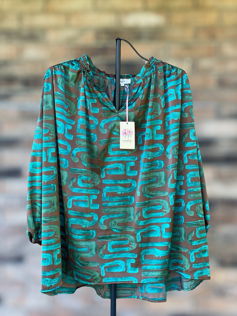 NWT Entro 1X Brown Green Abstract Print Ruffle Neck Blouse